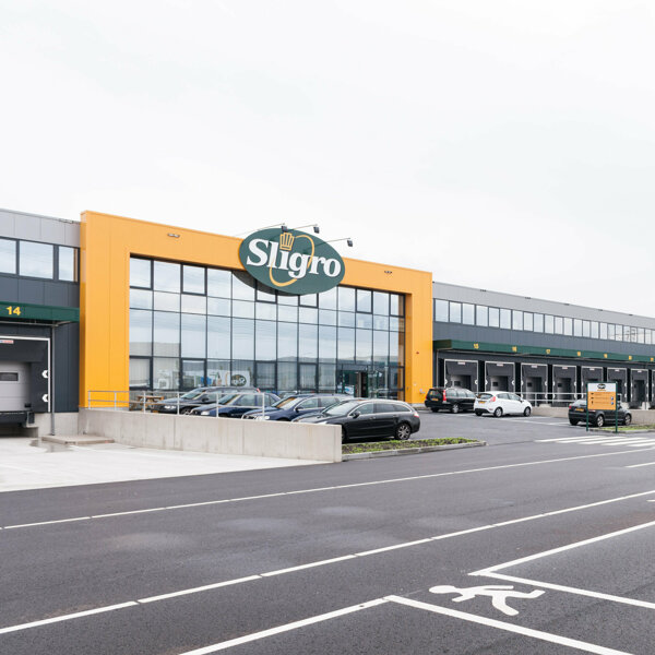 Sligro En Simon Loos Ronden Overname Transportactiviteiten Af