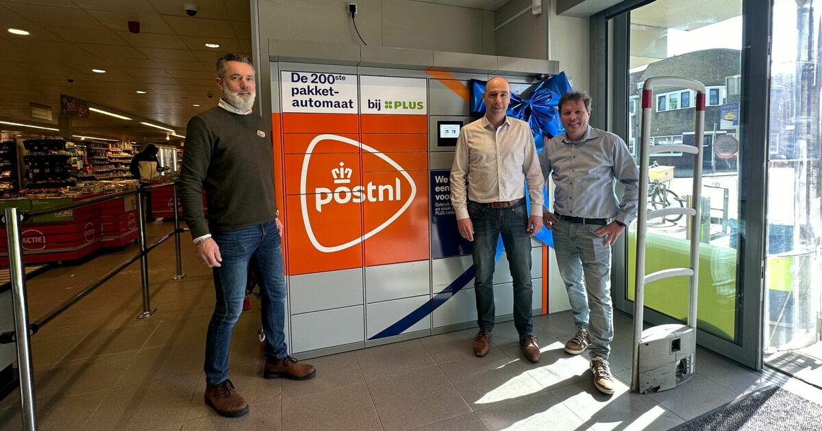 Feestelijke Opening 200ste Postnl Pakketautomaat Bij Plus 4282